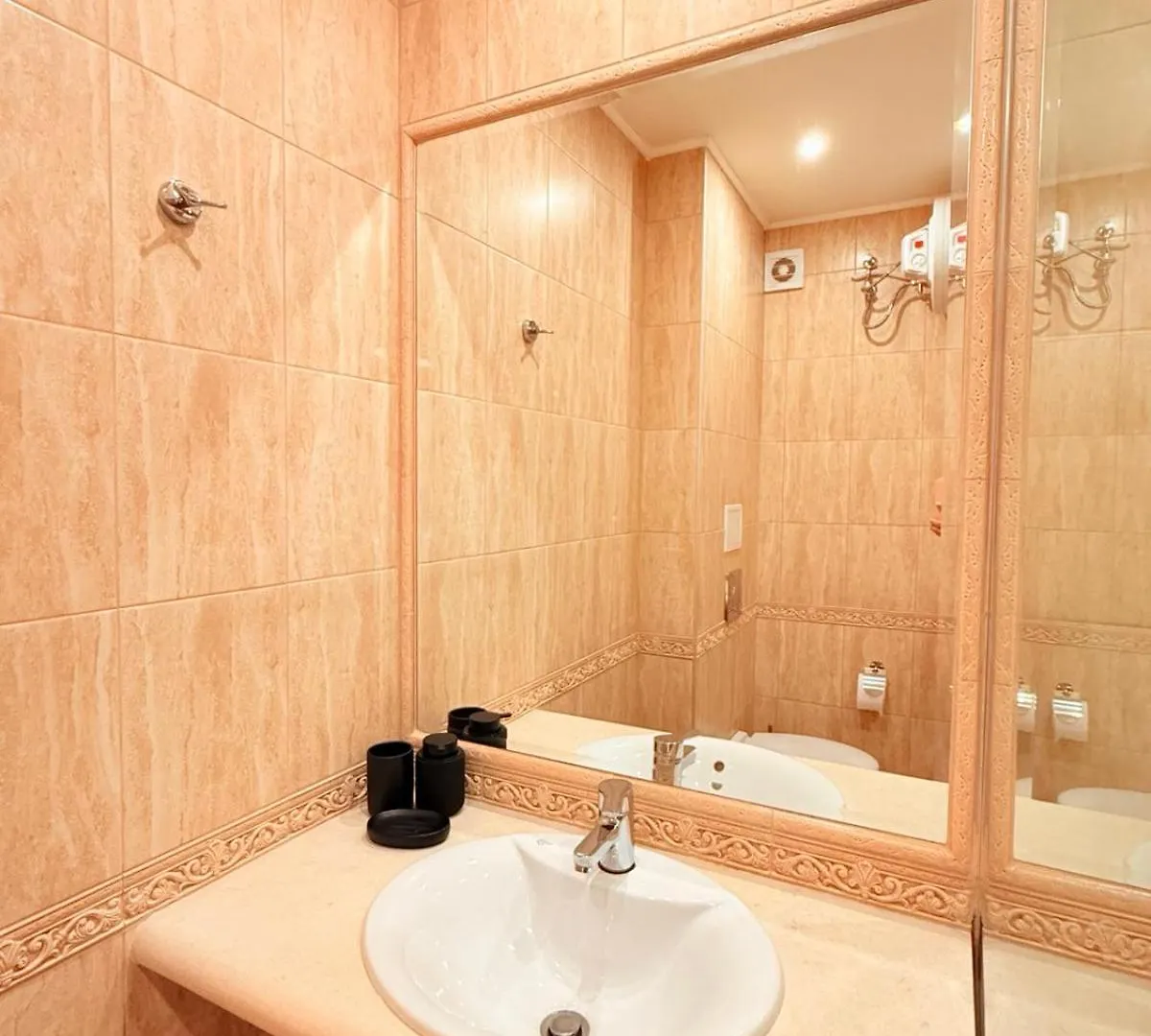 Viola Suite By Rv Apartments 瓦爾納